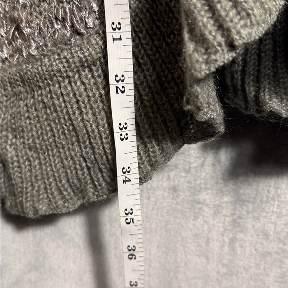 Sisters Cardigan Sweater XL Gray ruffled fringe accent single‎ button closure - Picture 6 of 12